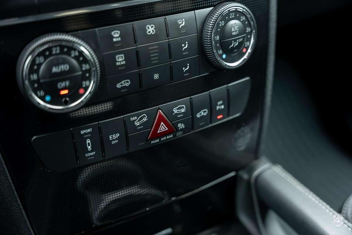 Mercedes-Benz ML350 2010 — photo 35
