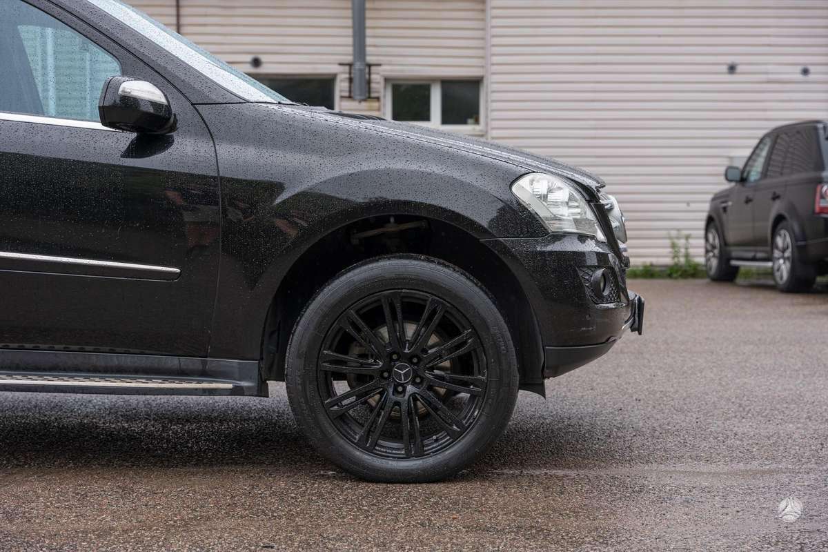 Mercedes-Benz ML350 2010 — engine 2987 cm³, 231 HP (170kW)