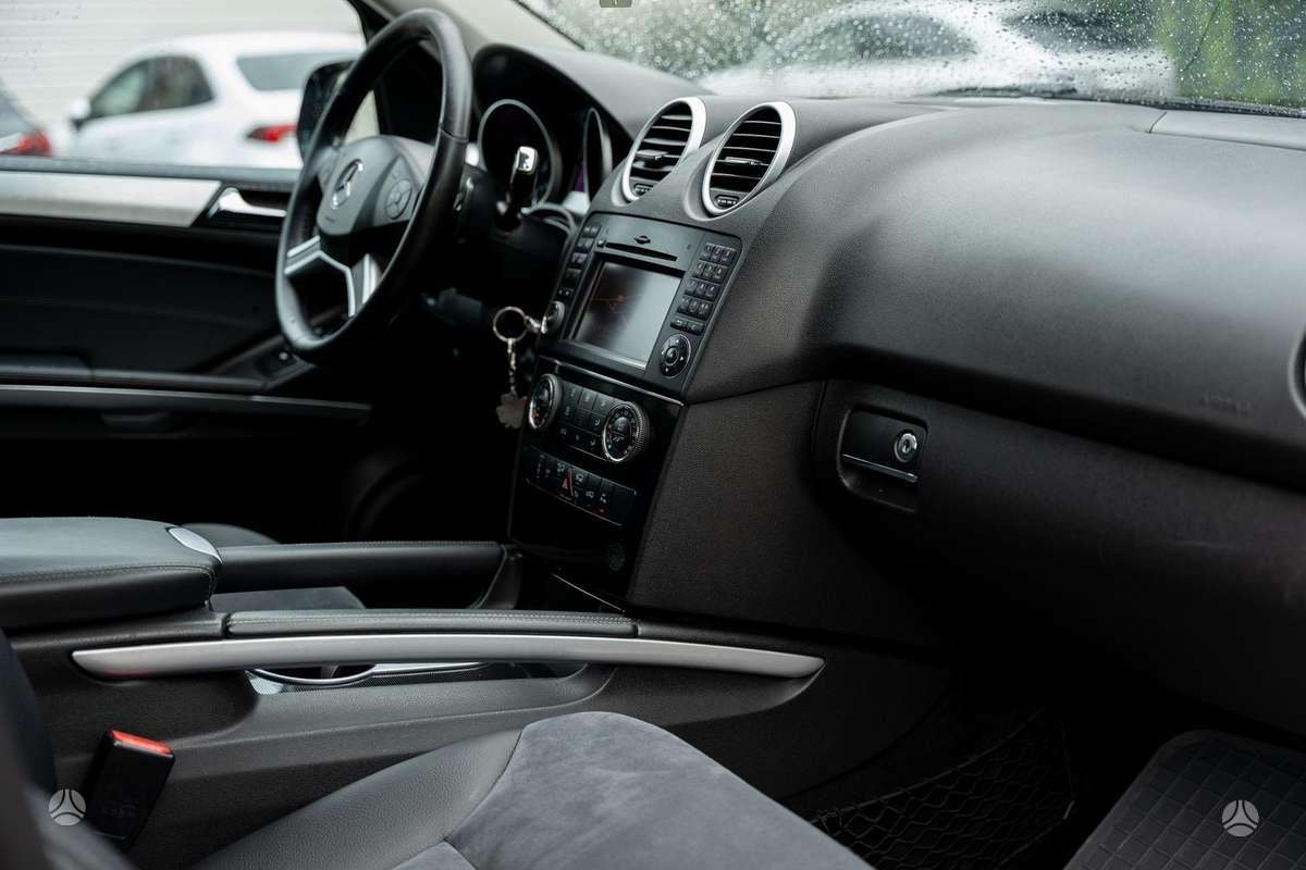Mercedes-Benz ML350 2010 — photo 42