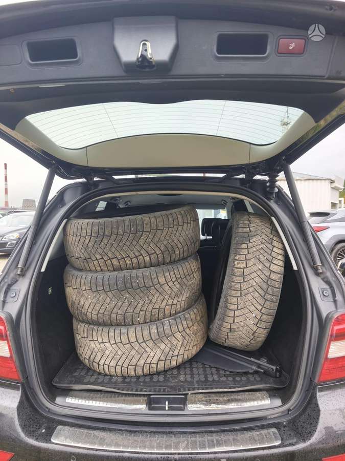 Mercedes-Benz ML350 2010 — photo 43