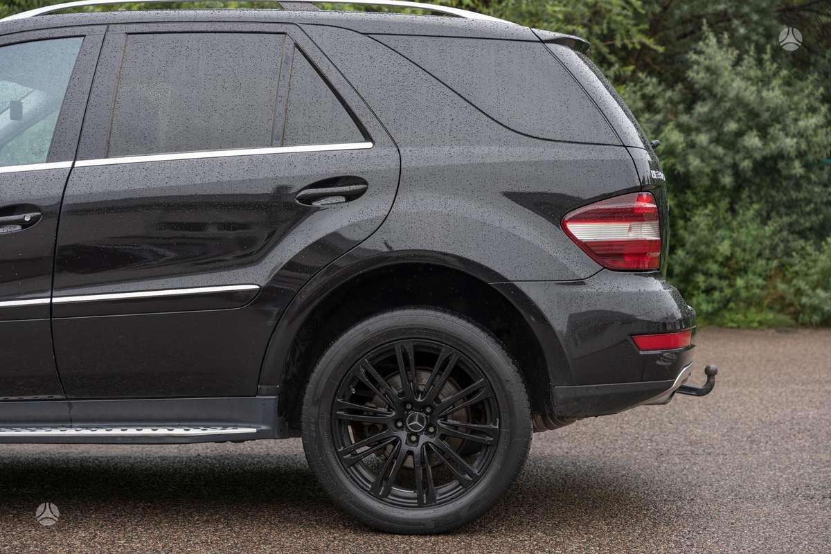 Mercedes-Benz ML350 2010 — photo 8