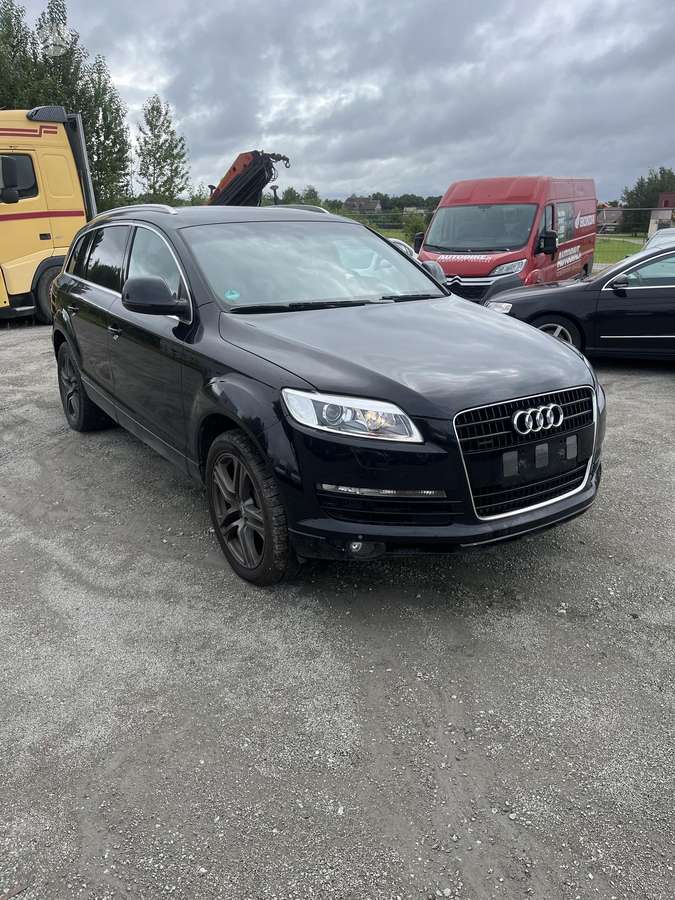 Audi Q7 2007 — rear view