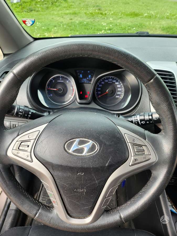 Hyundai ix20 2010 — photo 5