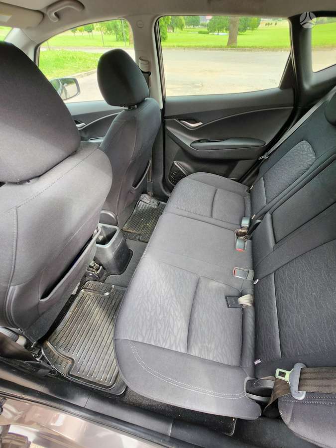 Hyundai ix20 2010 — photo 6