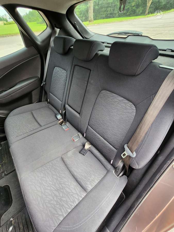Hyundai ix20 2010 — photo 7