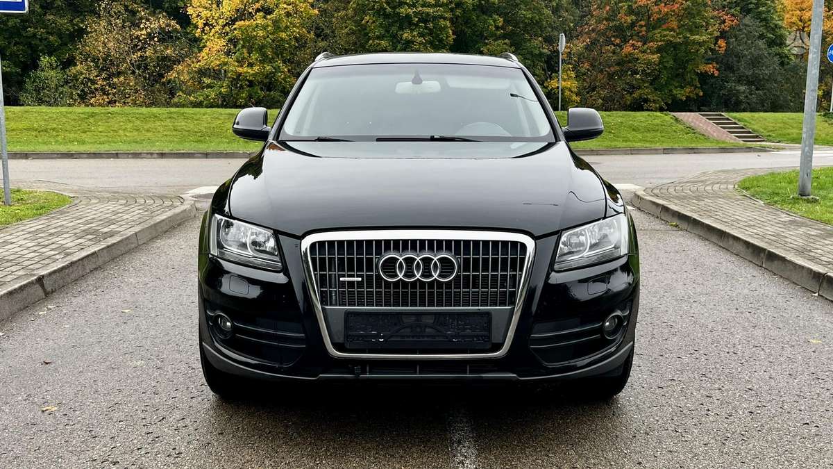 Audi Q5 2010 — салон