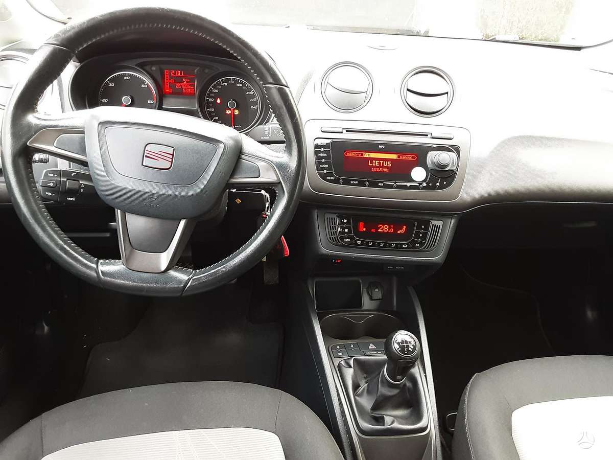 Seat Ibiza 2012 — фото 13