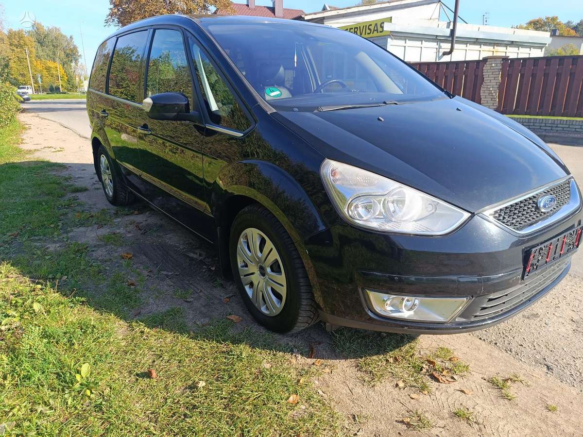 Ford Galaxy 2009 — вигляд ззаду