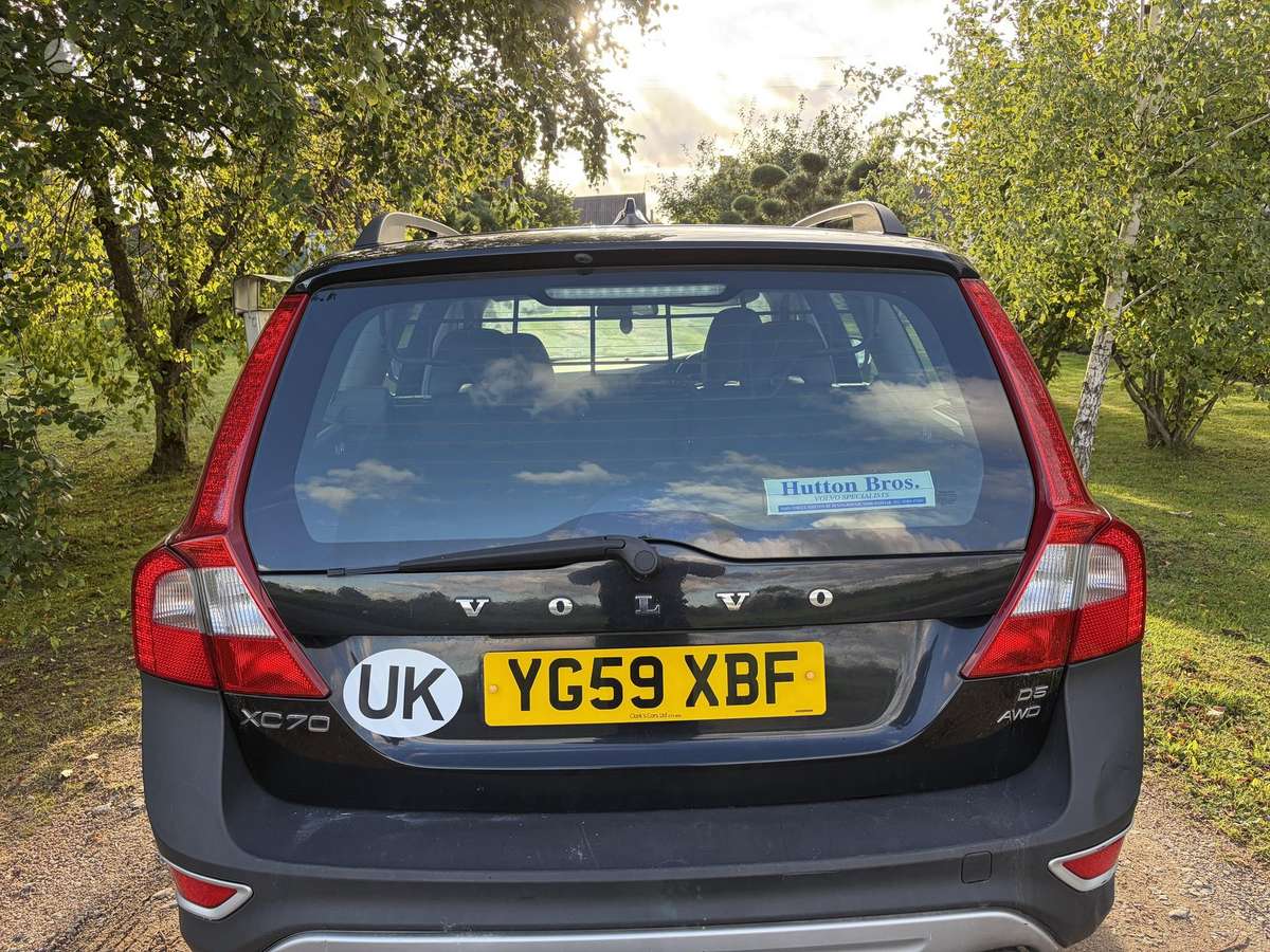 Volvo XC70 2010 — двигун 2400 cm³, 205 HP (151kW)