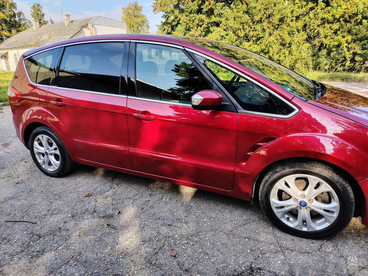 Ford S-MAX 2014 — rear view