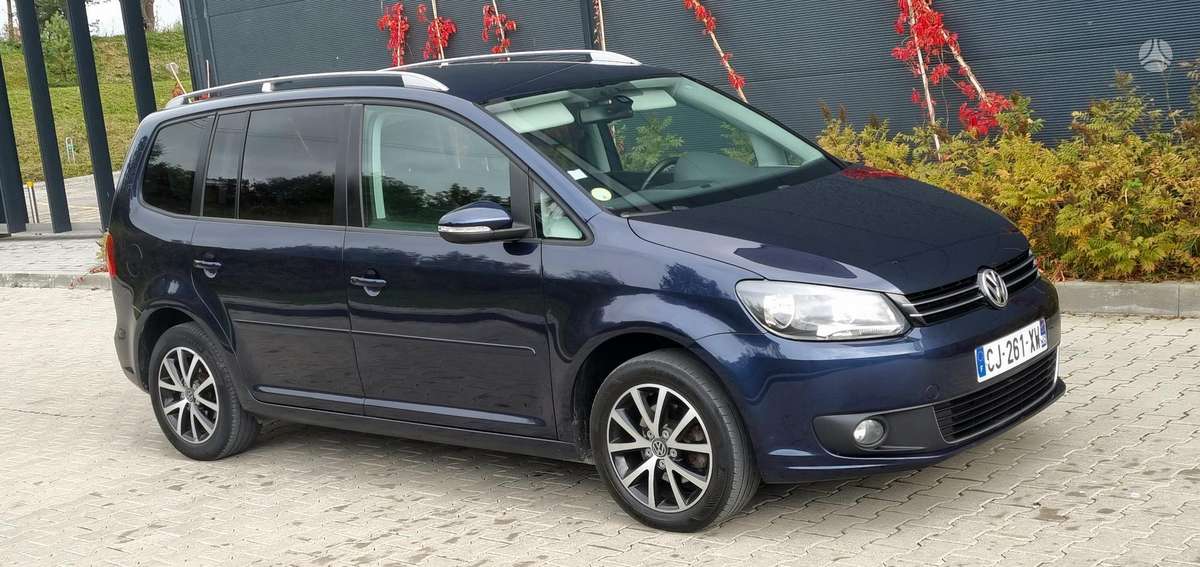 Volkswagen Touran 2012 — двигун 1598 cm³, 105 HP (77kW)