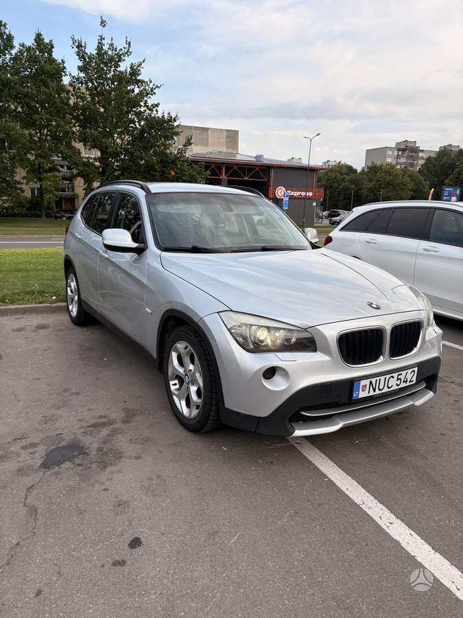 BMW X1 2011 — вигляд ззаду