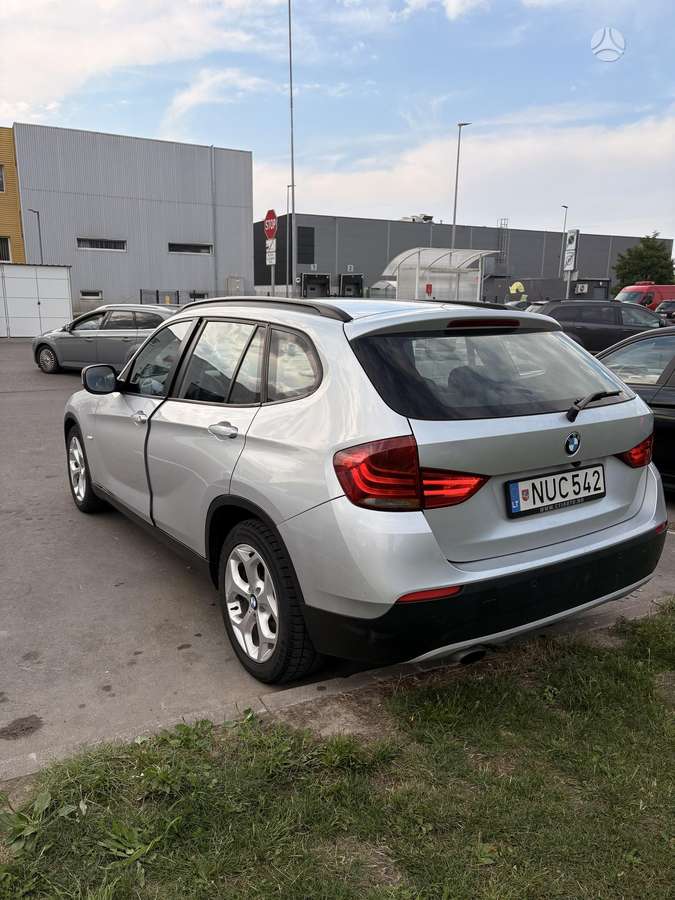 BMW X1 2011 — двигун 1995 cm³, 143 HP (105kW)