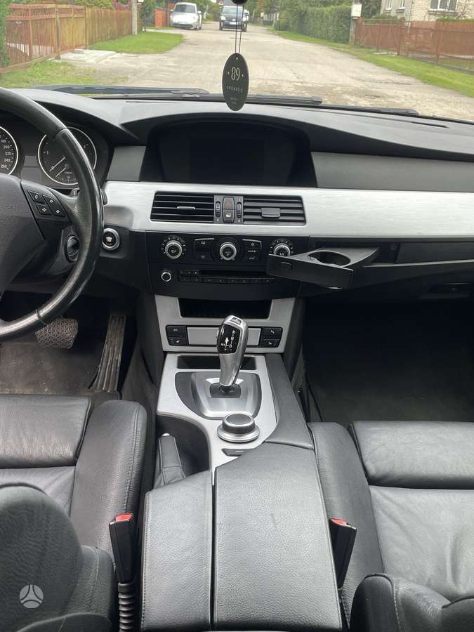 BMW 525 2008 — photo 15