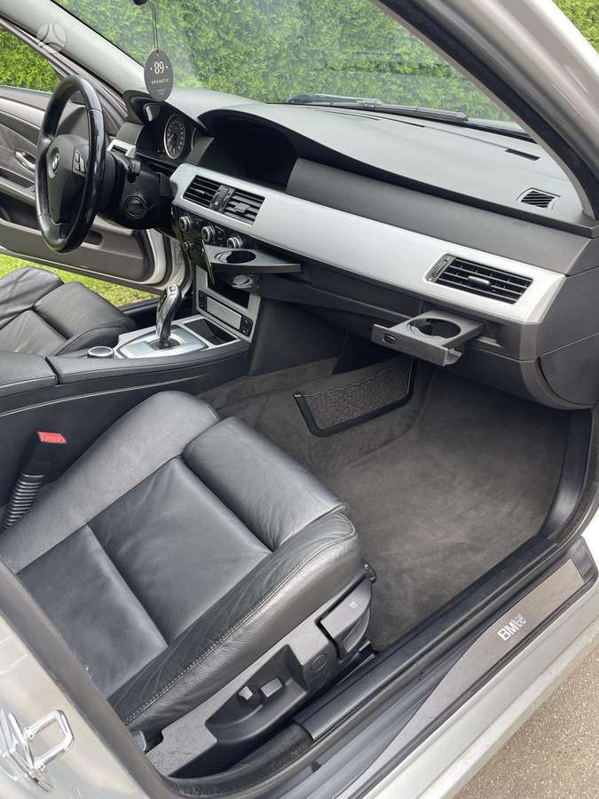 BMW 525 2008 — photo 17