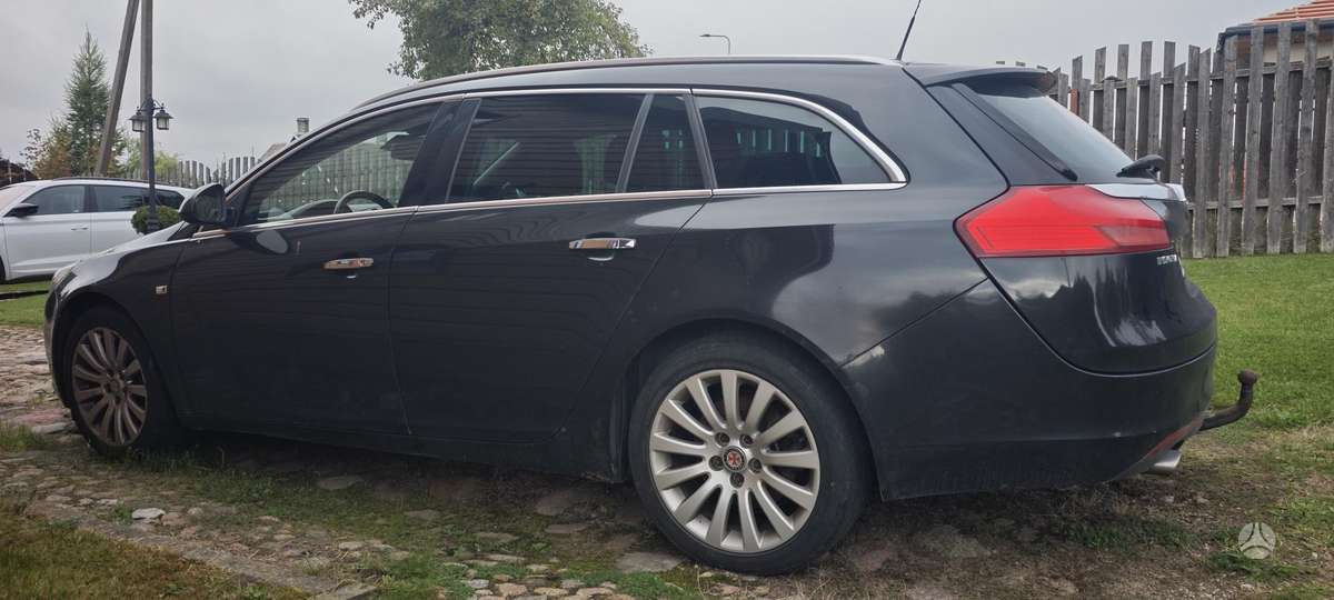 Opel Insignia 2009 — engine 1956 cm³, 160 HP (118kW)