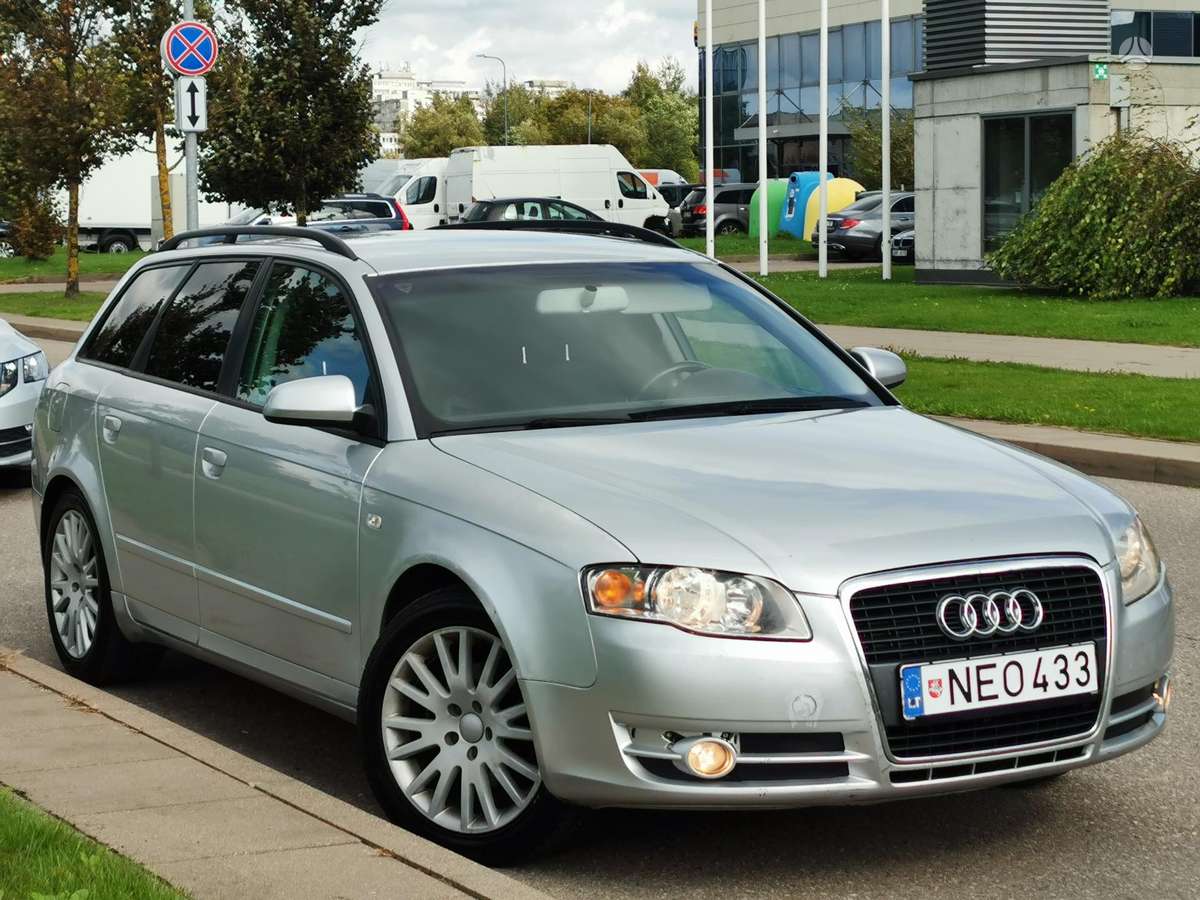 Audi A4 2008 — rear view