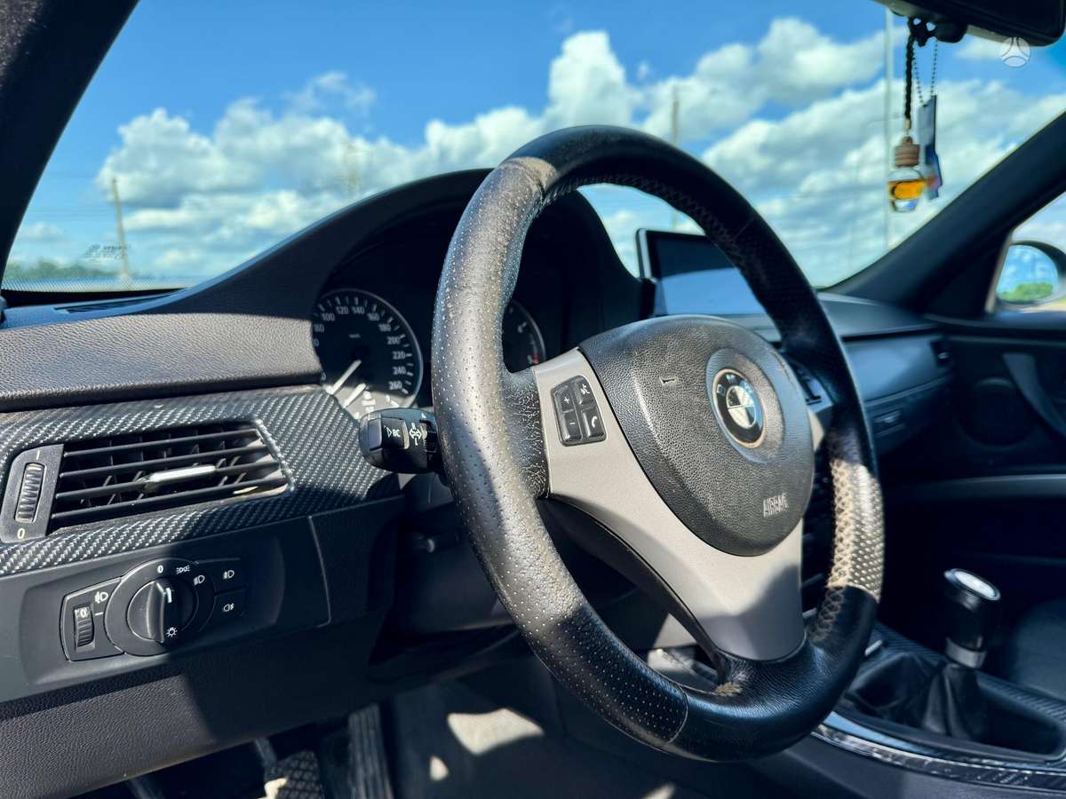 BMW 330 2006 — photo 10