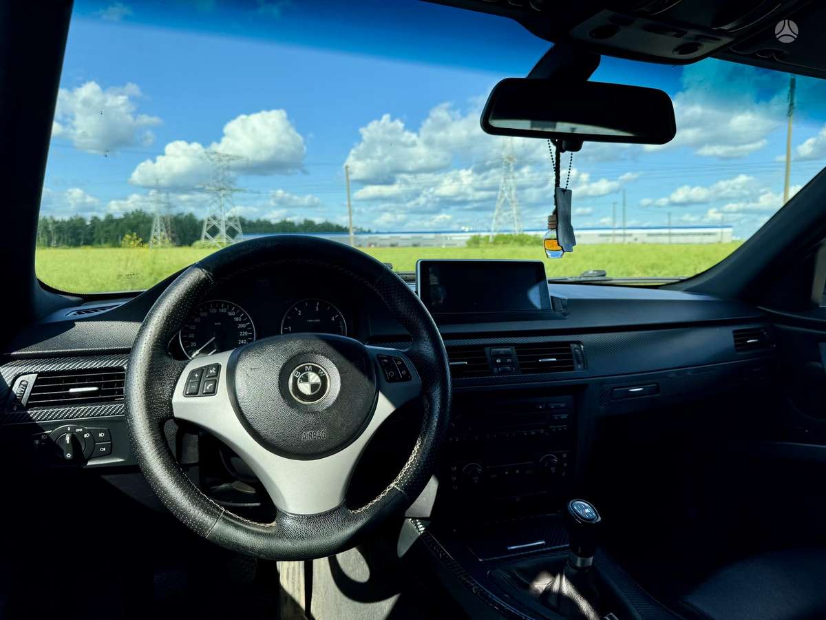 BMW 330 2006 — photo 9