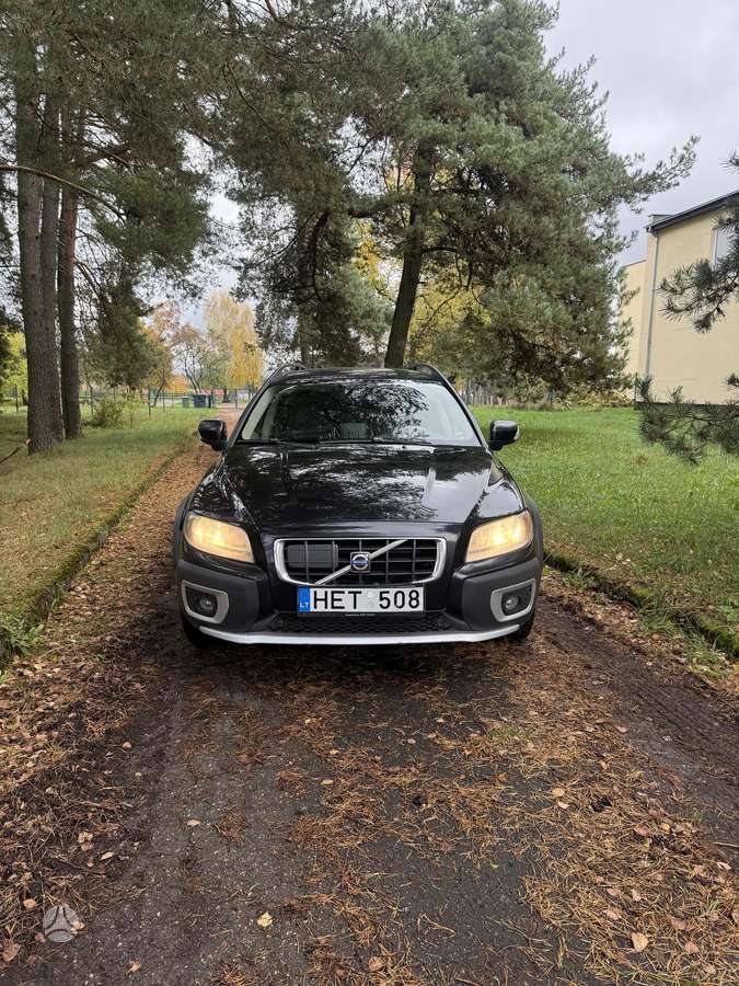 Volvo XC70 2009 — rear view
