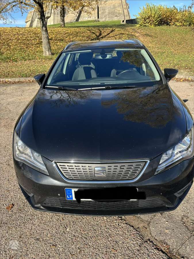 Seat Leon 2014 — rear view