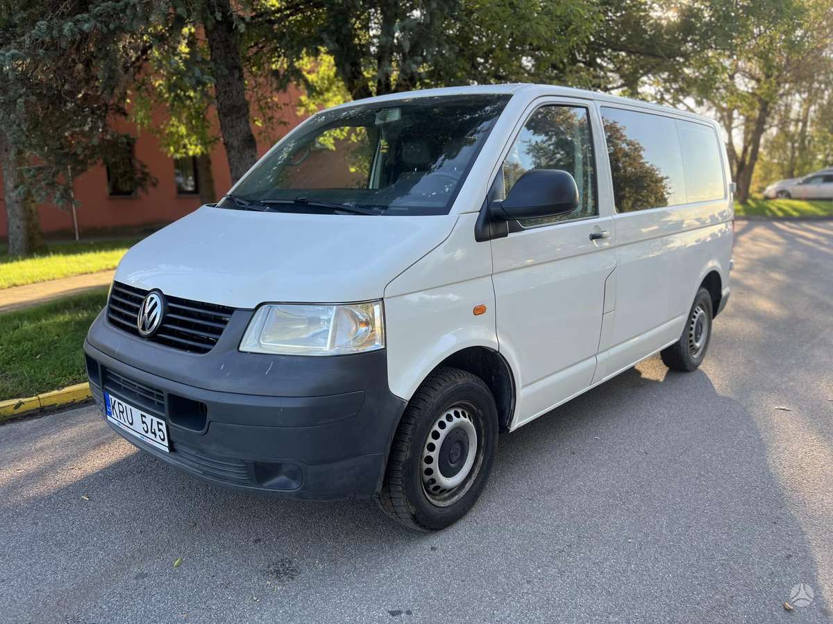 Volkswagen Transporter 2004 — rear view