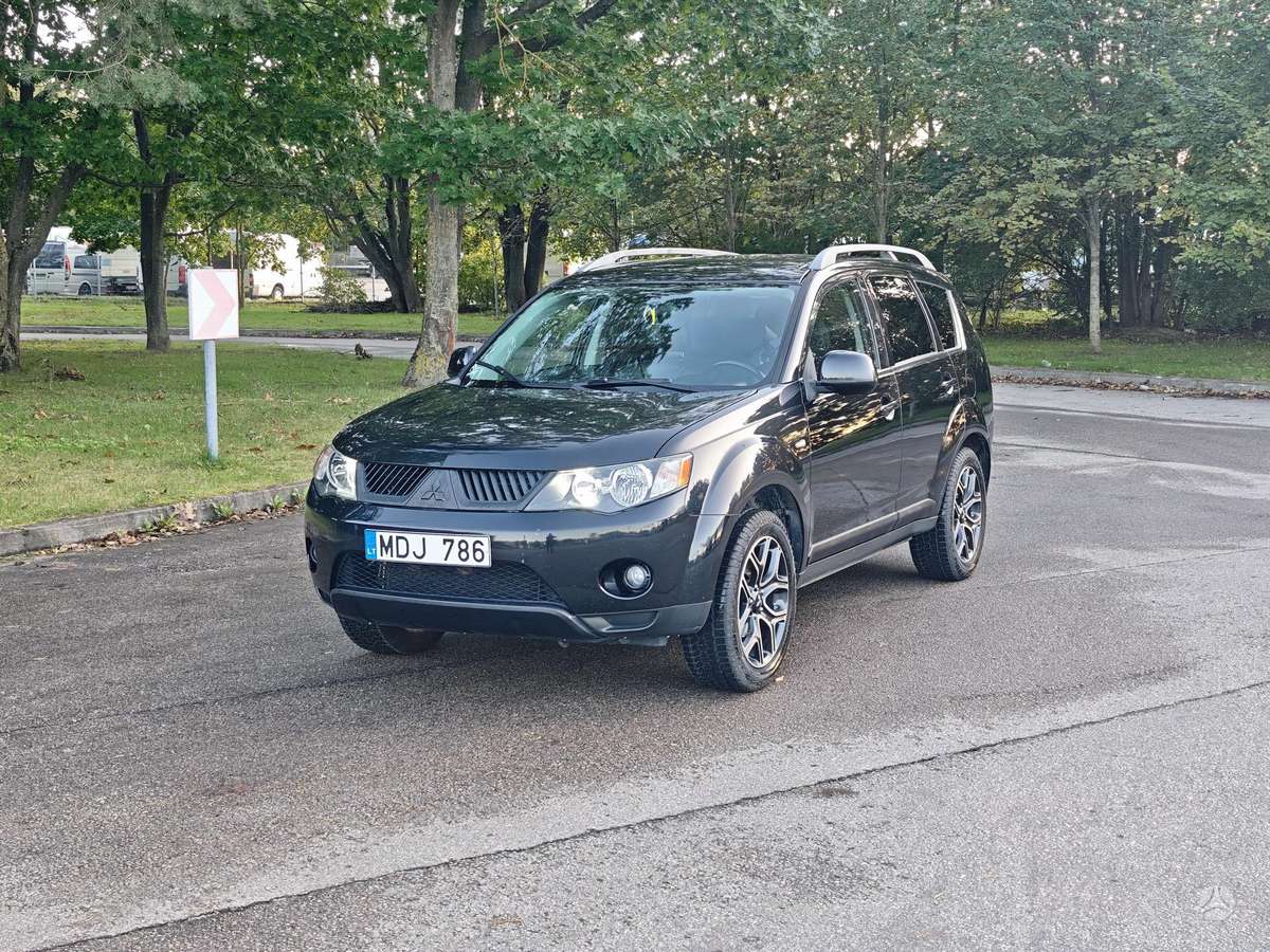 Mitsubishi Outlander 2008 — rear view