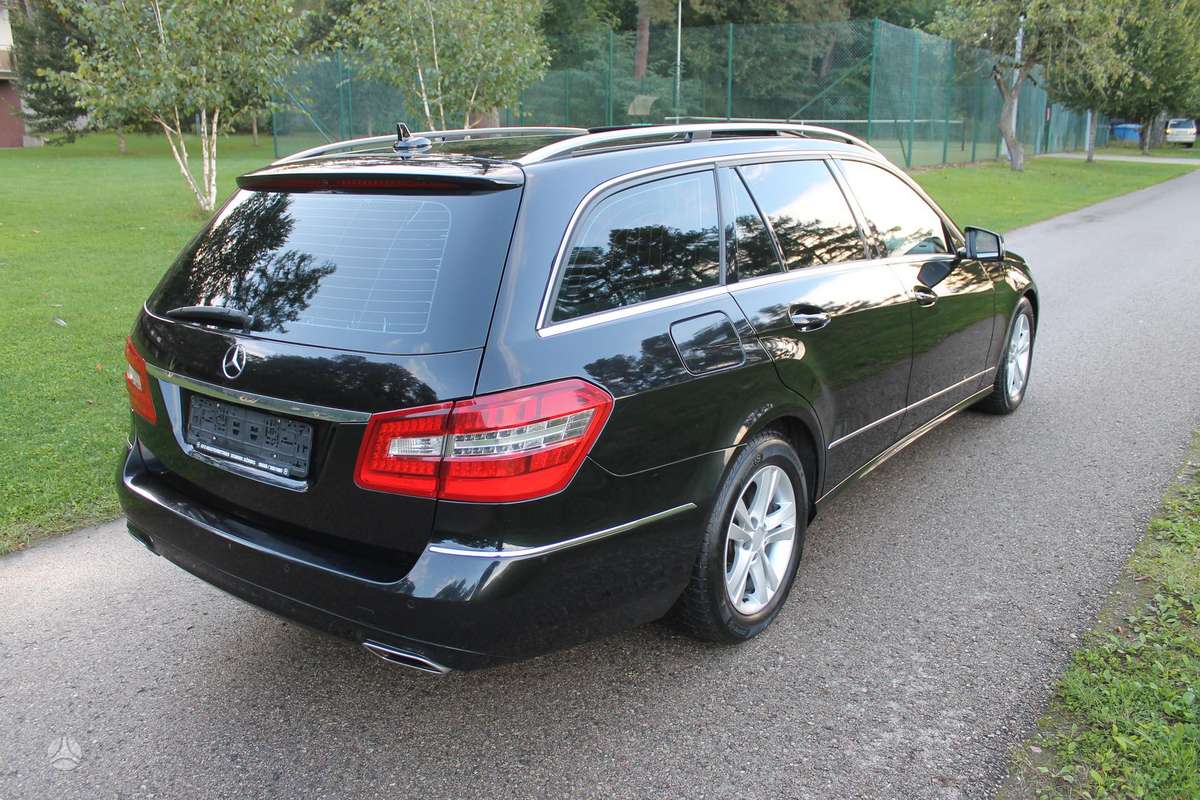 Mercedes-Benz E220 2012 — салон