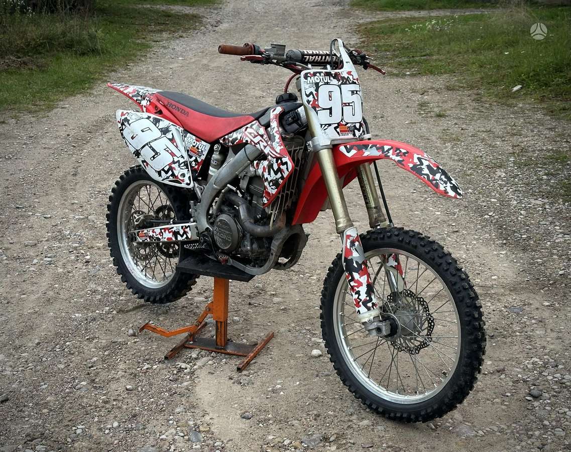Honda CRF 2006 — interior