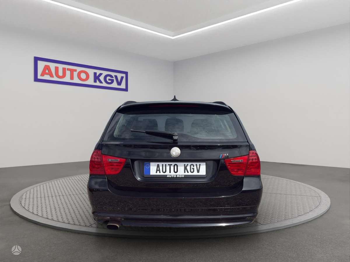 BMW 318 2011 — двигун 2000 cm³, 143 HP (105kW)