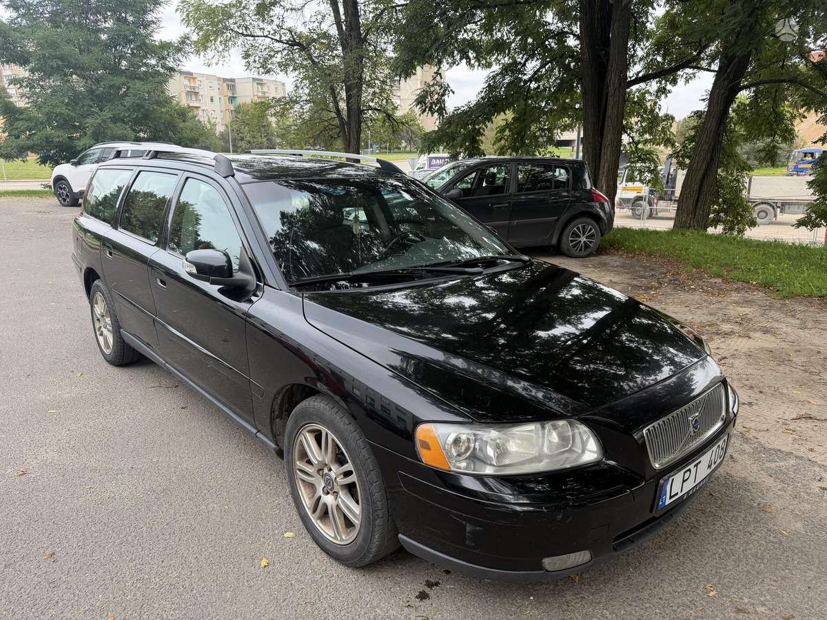 Volvo V70 2006 — двигун 2400 cm³, 163 HP (120kW)