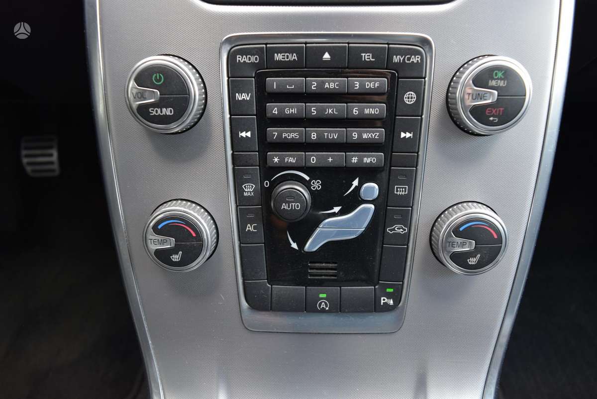 Volvo V70 2014 — photo 14