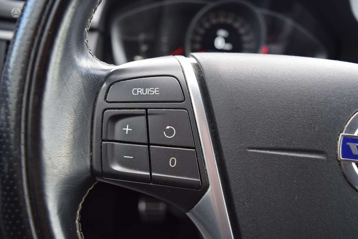 Volvo V70 2014 — photo 18