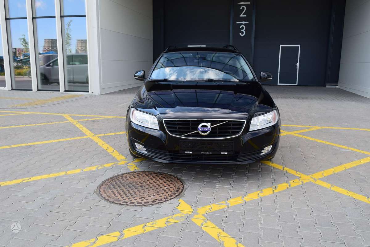 Volvo V70 2014 — rear view