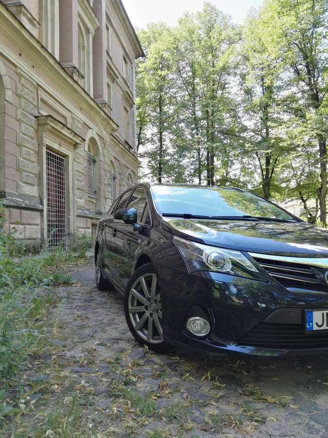 Toyota Avensis, 2012