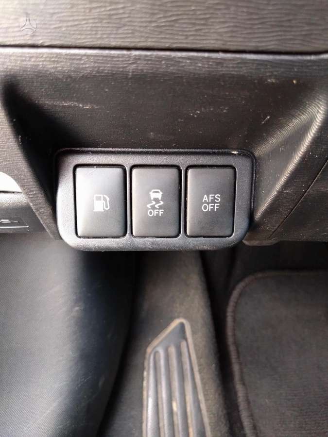Toyota Avensis 2012 — photo 12