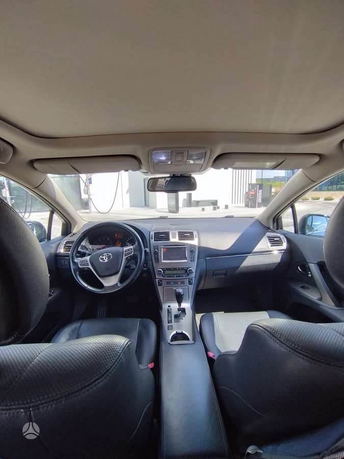 Toyota Avensis 2012 — photo 9