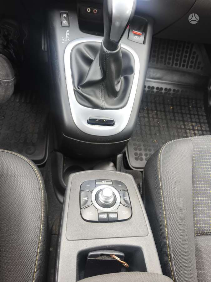 Renault Grand 2011 — photo 11