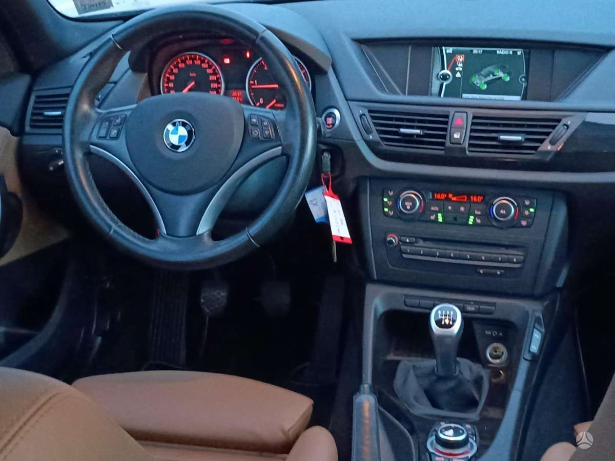 BMW X1 2010 — фото 13