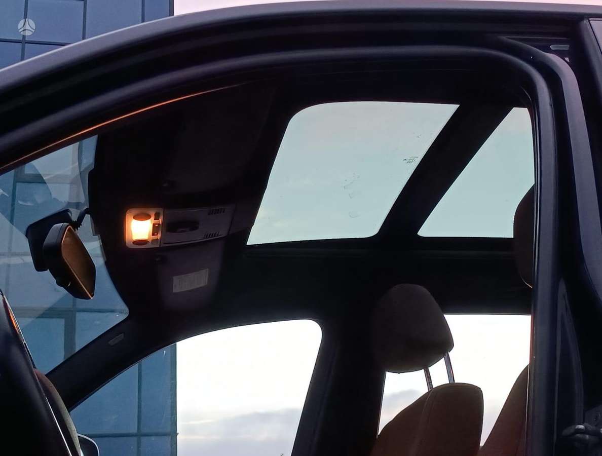 BMW X1 2010 — фото 23