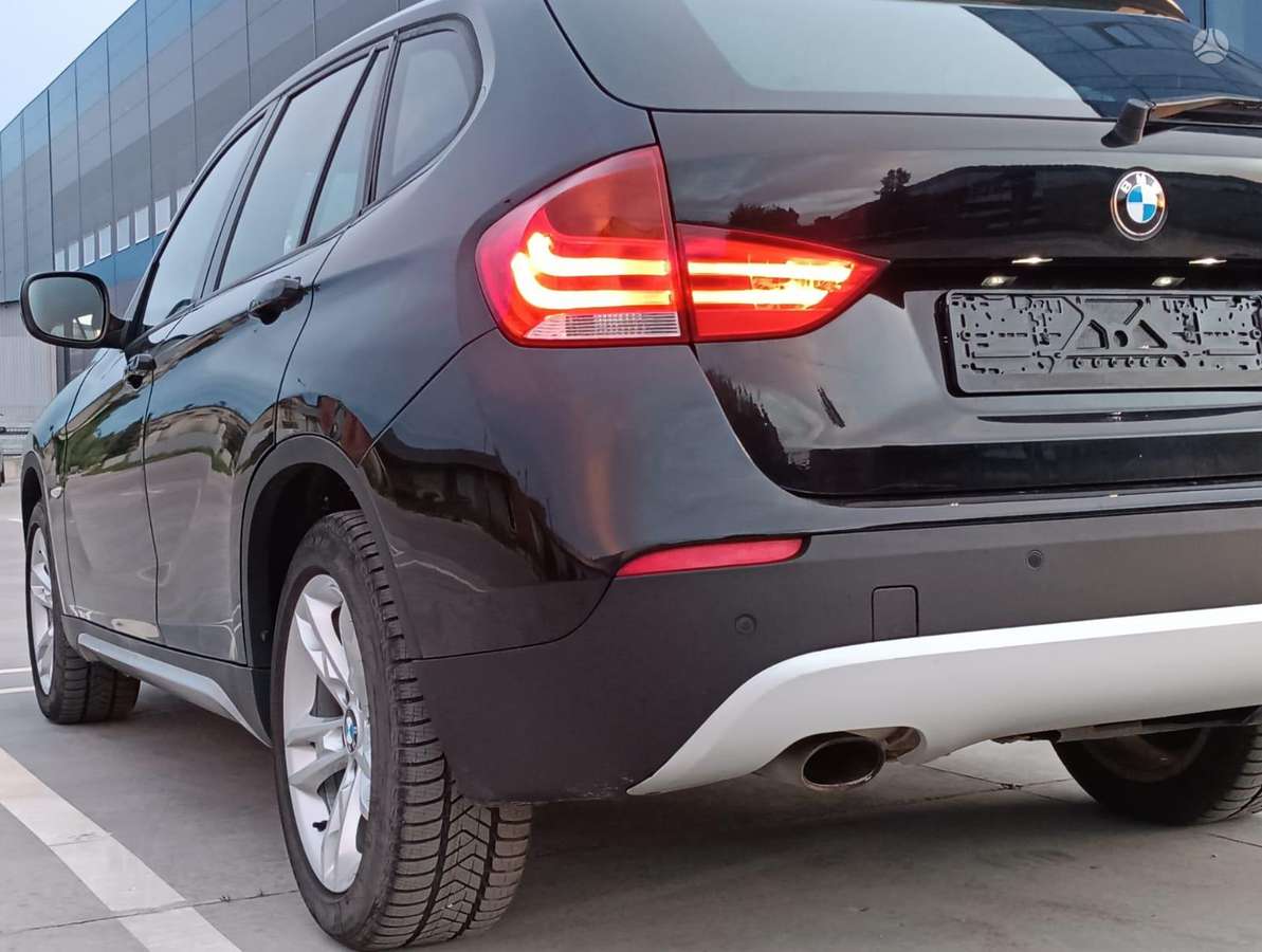 BMW X1 2010 — фото 9