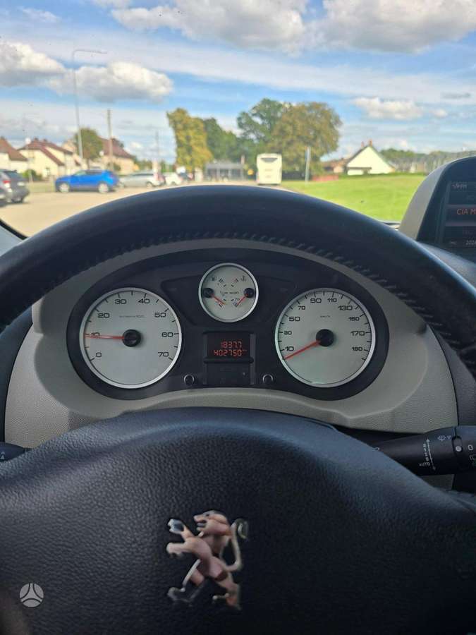 Peugeot Expert 2012 — photo 11