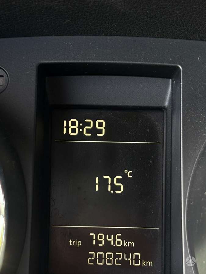 Skoda Yeti 2011 — photo 12