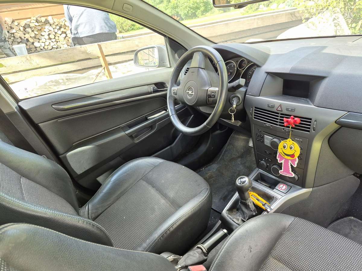 Opel Astra 2005 — photo 10