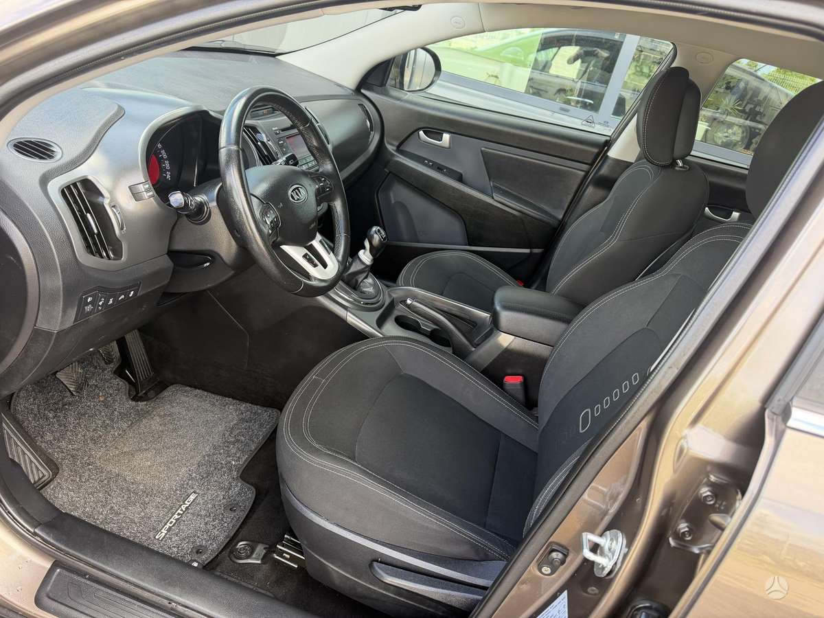 Kia Sportage 2011 — photo 11