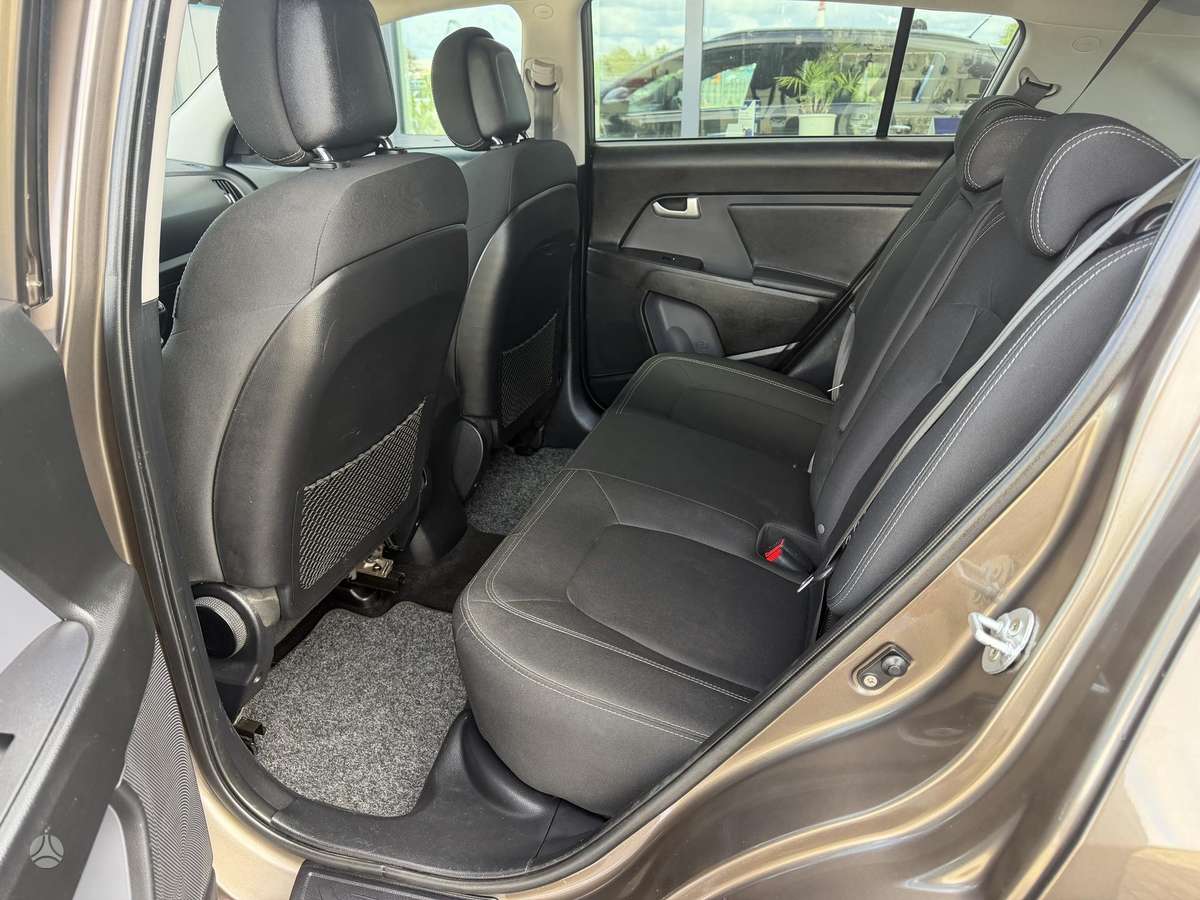 Kia Sportage 2011 — photo 14