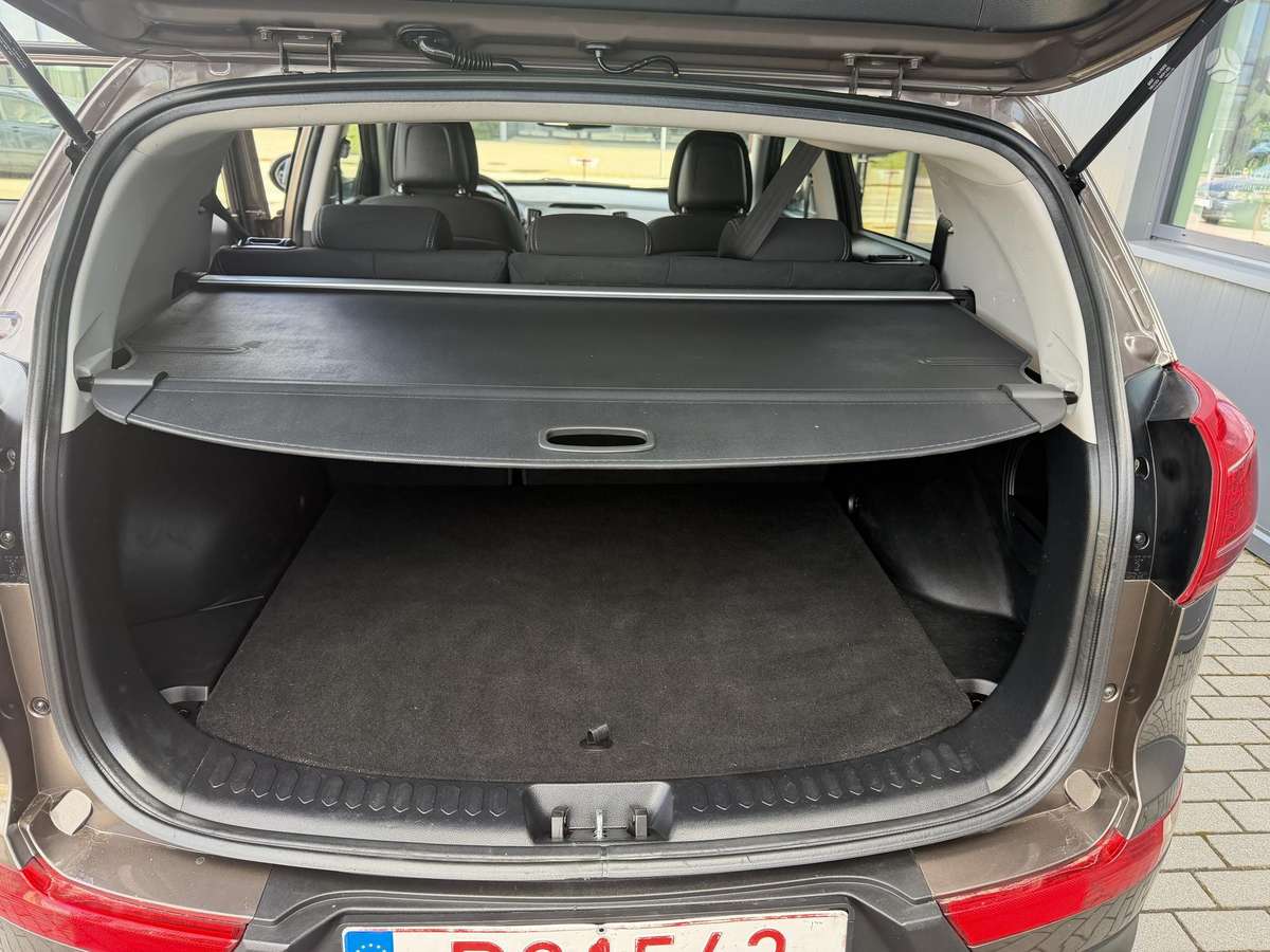 Kia Sportage 2011 — photo 16