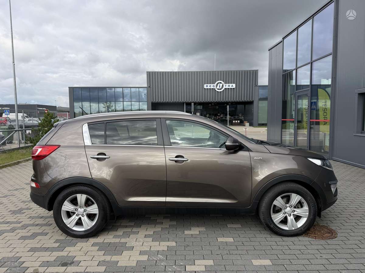 Kia Sportage 2011 — photo 8