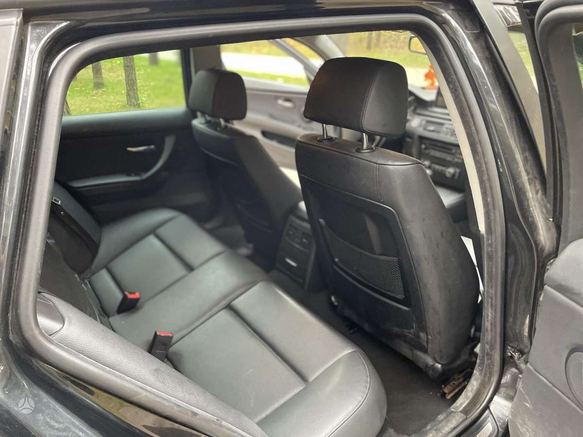 BMW 318 2008 — photo 15