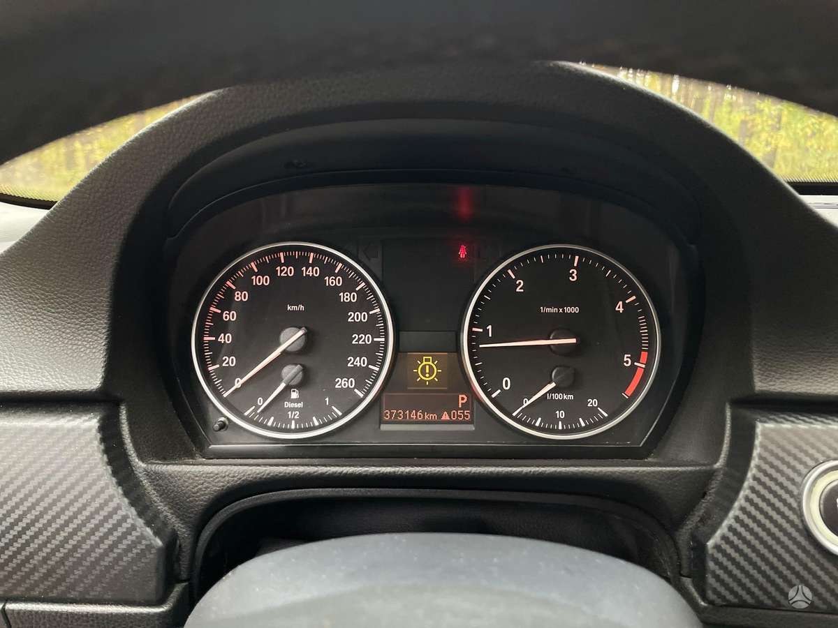 BMW 318 2008 — photo 18